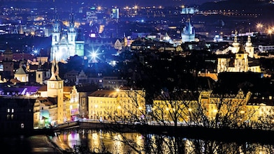 Vista de la ciudad de Praga de noche