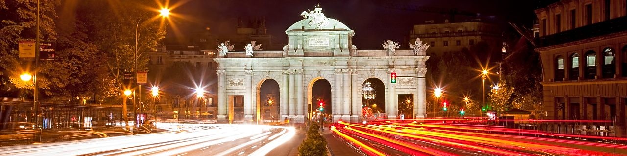 Puerta de Alcalá de noche