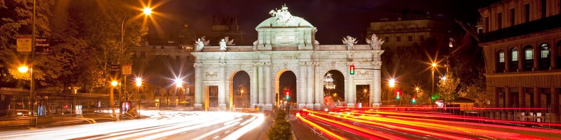 Puerta de Alcalá de noche