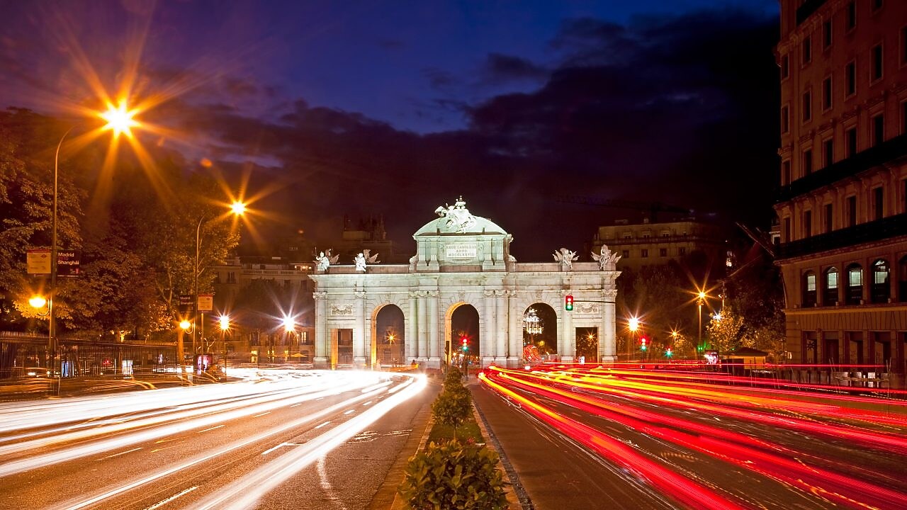 Puerta de Alcalá de noche