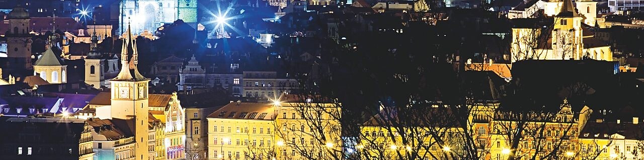Vista de la ciudad de Praga de noche