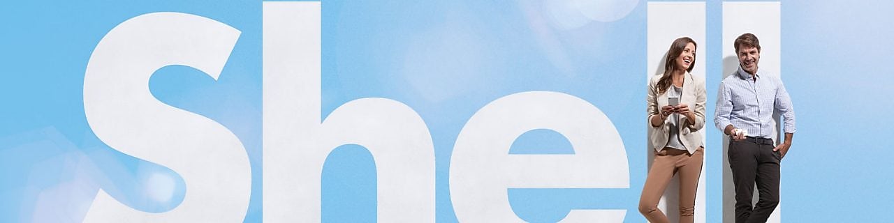 Hombre y mujer sonriendo